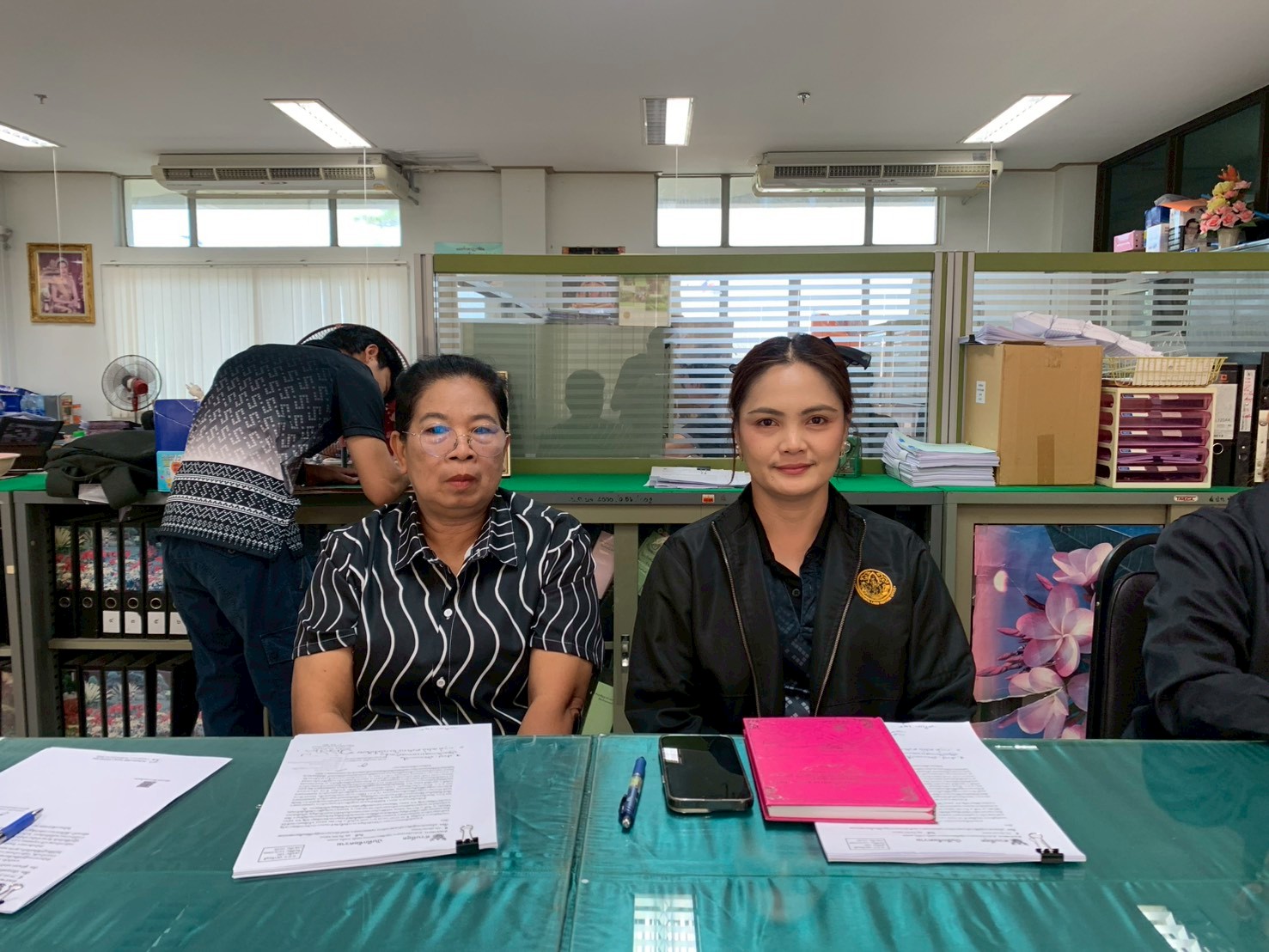 title - วันศุกร์ที่ 13 มีนาคม 2569 เวลา 10.00 น. นายวิทูล ประดิษฐบุญ ปฏิรูปที่ดินจังหวัดปราจีนบุรี  พร้อมด้วยผู้อำนวยการกลุ่มงานช่างและแผนที่ ผู้อำนวยการกลุ่มกฎหมาย ผู้อำนวยการกลุ่มการเงินบัญชีและจัดเก็บผลประโยชน์ ผู้อำนวยการกลุ่มยุทธศาสตร์และการปฏิรูปที่ดิน และเจ้าหน้าที่ ส.ป.ก.ปราจีนบุรี  ที่เกี่ยวข้อง จัดการประชุมคณะทำงานตรวจสอบคุณสมบัติผู้ยื่นคำขอเข้าทำประโยชน์ในเขตปฏิรูปที่ดินจังหวัดปราจีนบุรี ครั้งที่ 6/2569